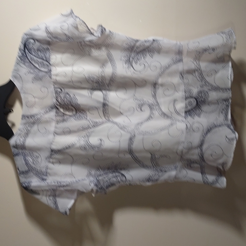 Ruffled Blouse - Picture 4 of 4